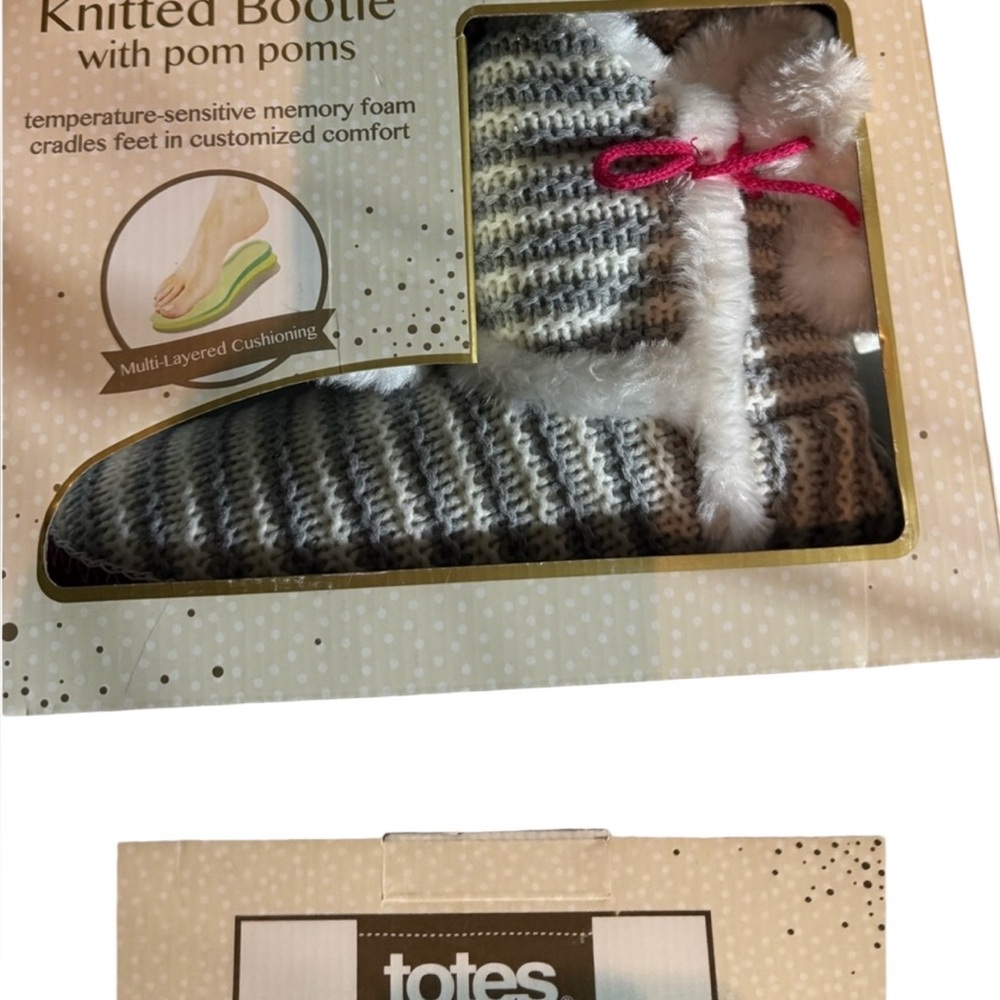 NIB brand new memory foam knitted booties